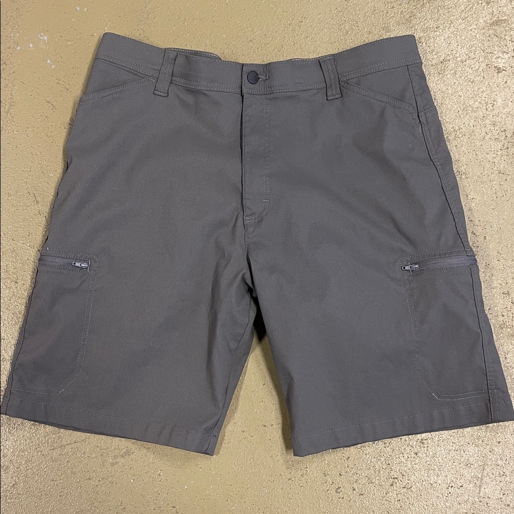 WRANGLER Men’s Cargo Shorts Size 38 EUC